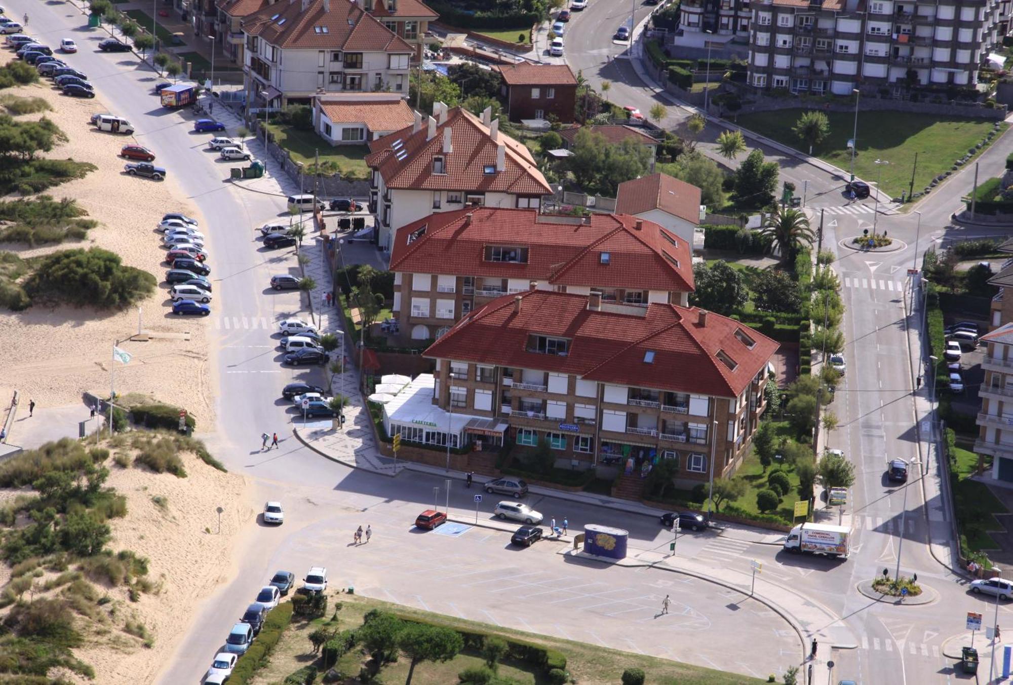 Apartamentos Regollera Noja Luaran gambar